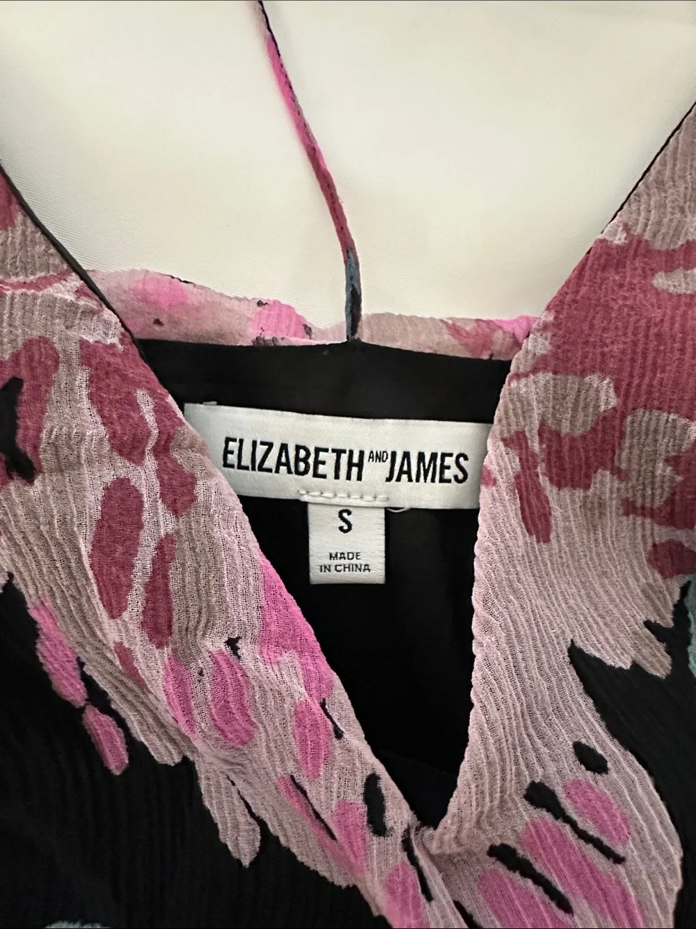 Elizabeth & James Silk Top size Small